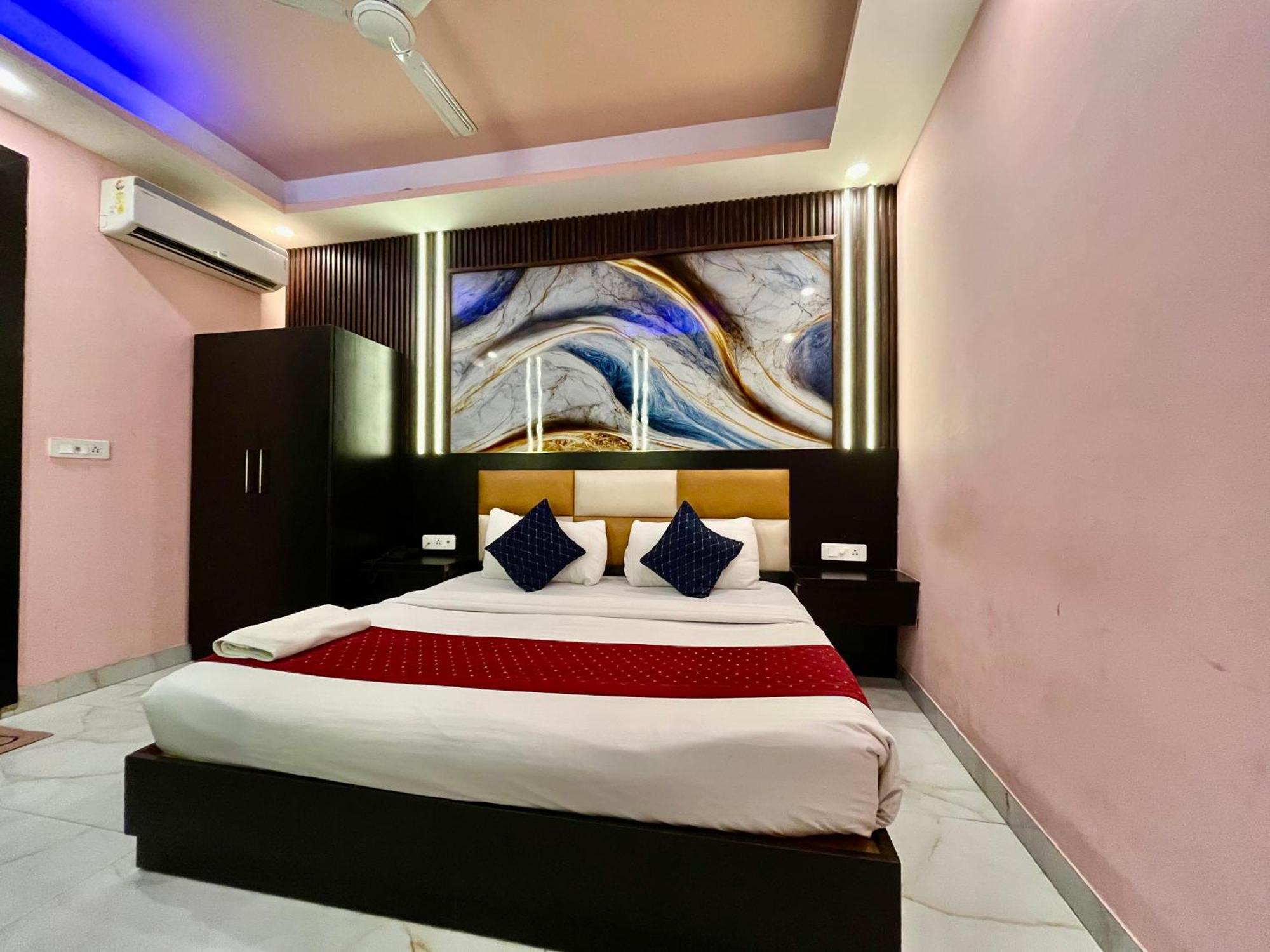 Jupiter Plaza Delhi Airport Hotel New Delhi Exterior photo